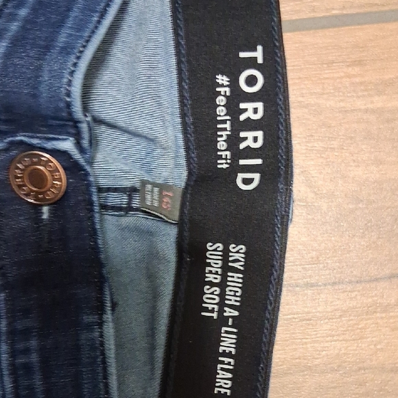 Torrid Blue Flare Wide Leg Jeans with Stretch - Picture 3 of 4